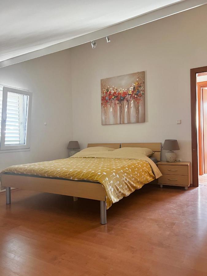 D.O.O. Yury Apartment Трогир Экстерьер фото